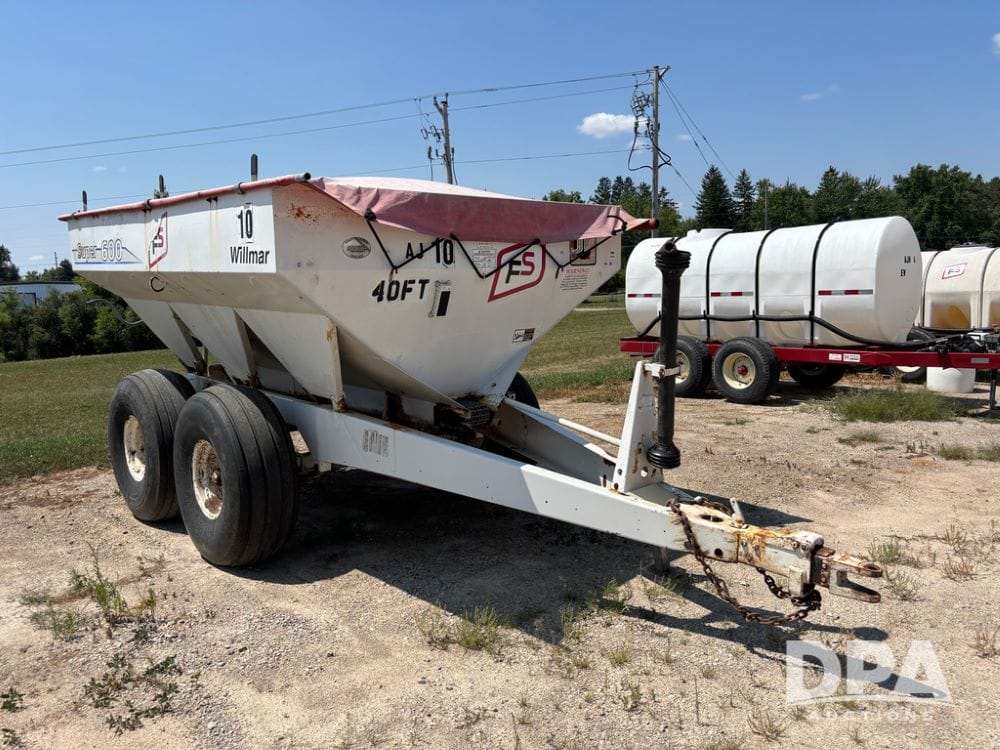 Willmar Super 600 Equipment Image0