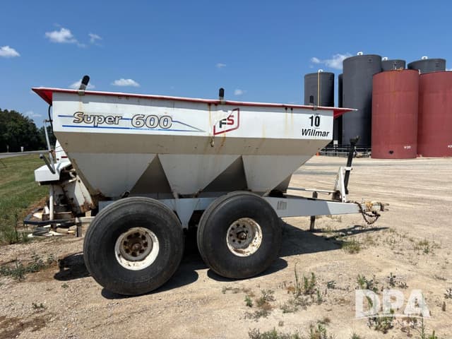 Image of Willmar Super 600 equipment image 3