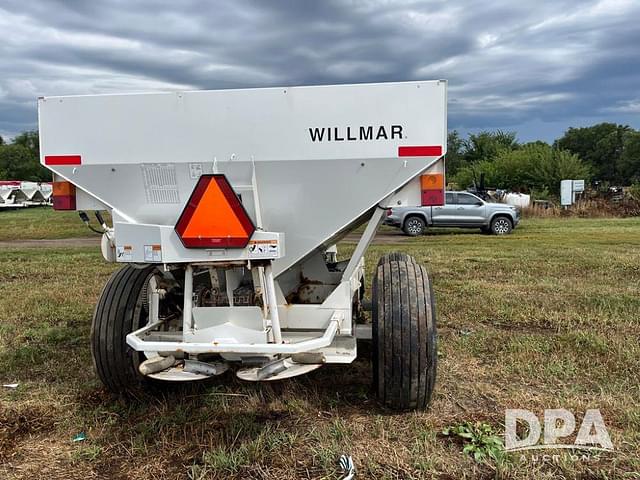 Image of Willmar Super 600 equipment image 4