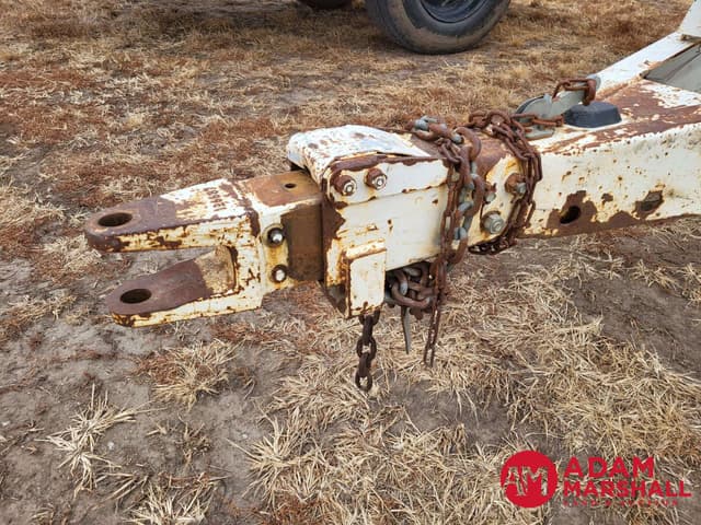 Image of Willmar Super 800 equipment image 4