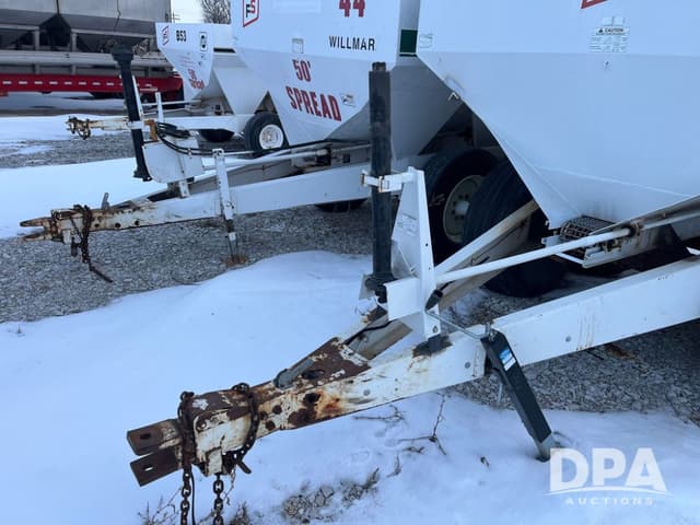 Image of Willmar Super 800 equipment image 3