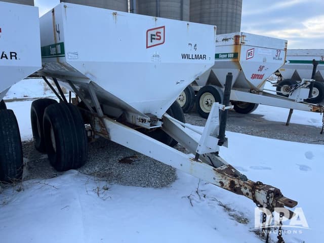 Image of Willmar Super 800 equipment image 2