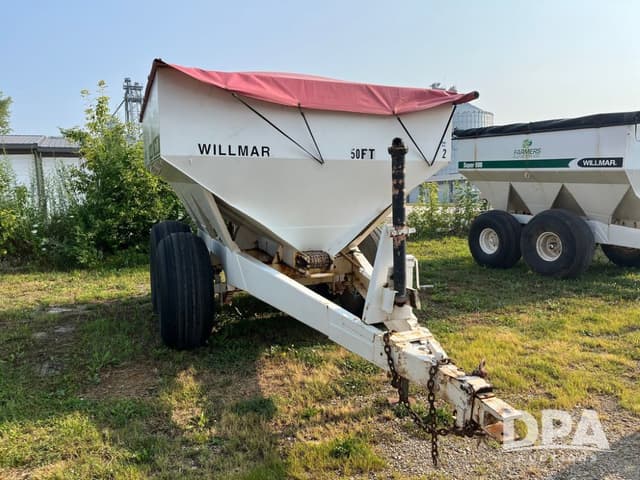 Image of Willmar Super 800 equipment image 2