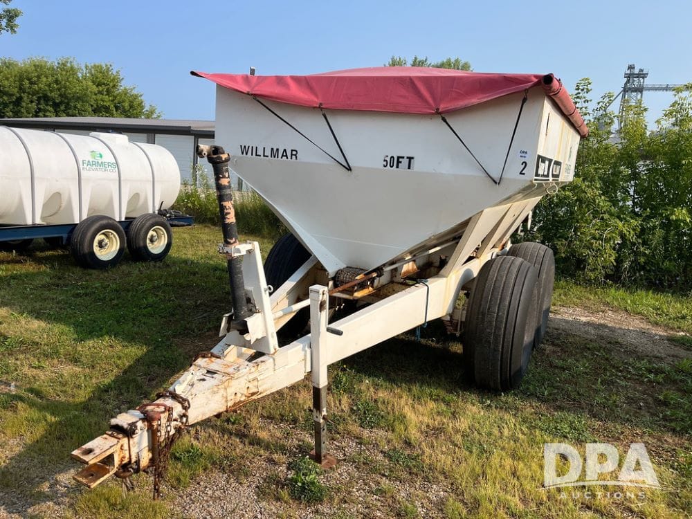 Willmar Super 800 Equipment Image0