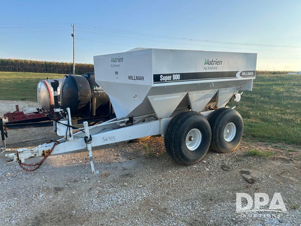 Willmar Super 800 Equipment Image0