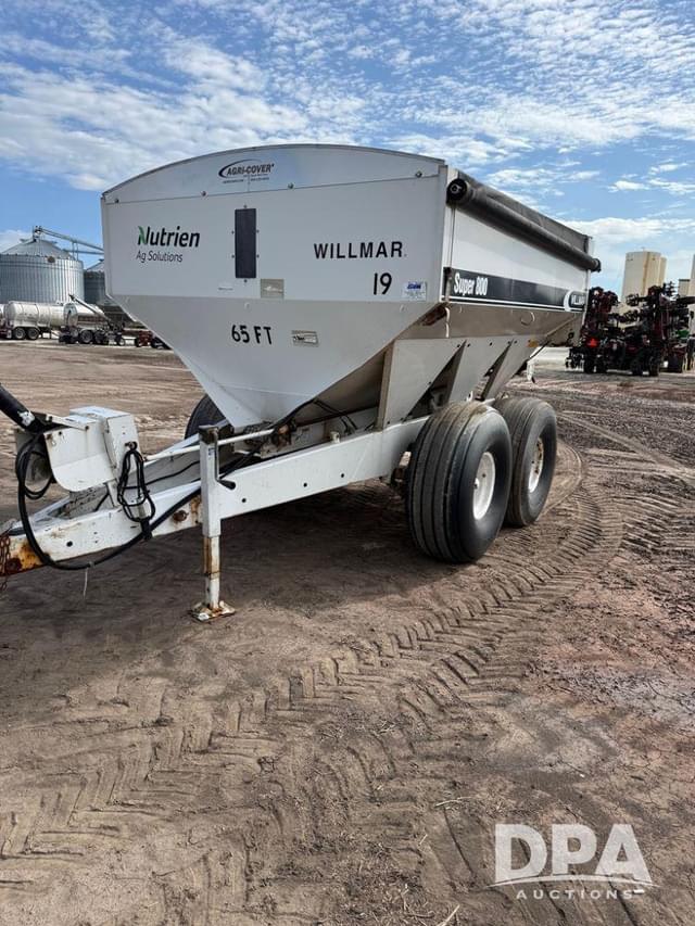 Image of Willmar Super 800 equipment image 1