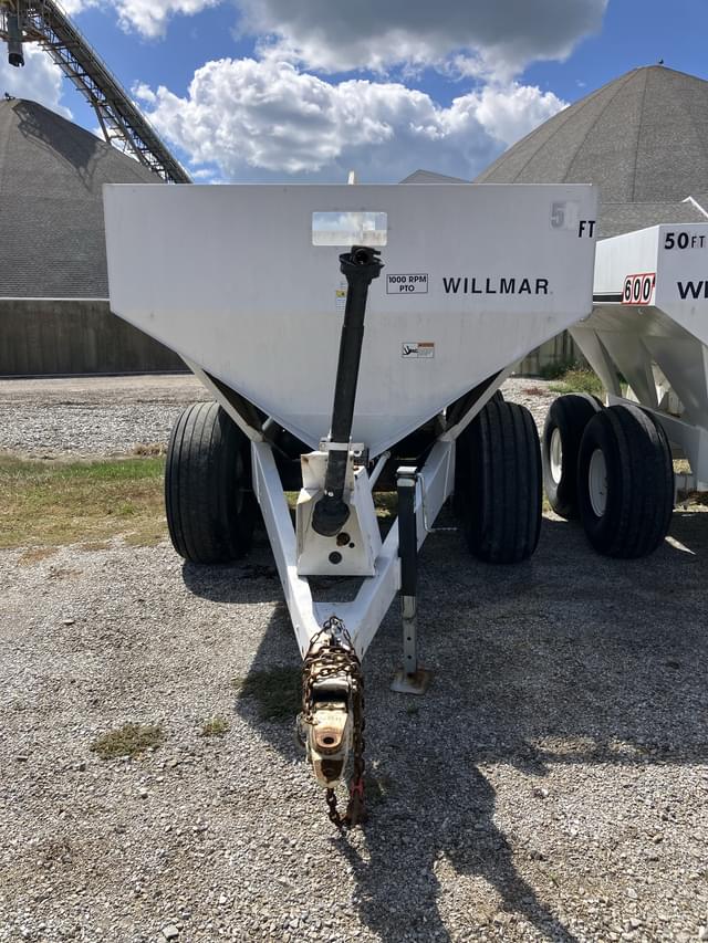 Image of Willmar Super 800 equipment image 2