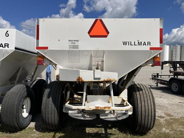 Image of Willmar Super 800 equipment image 3
