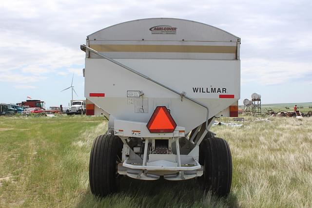 Image of Willmar Super 800 equipment image 3