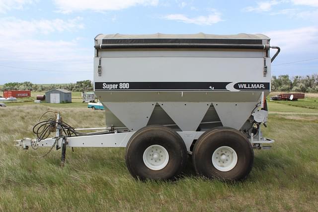 Image of Willmar Super 800 equipment image 1