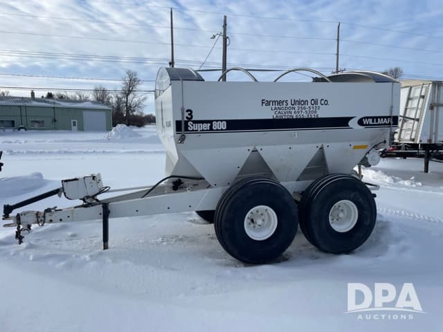 Image of Willmar Super 800 equipment image 1