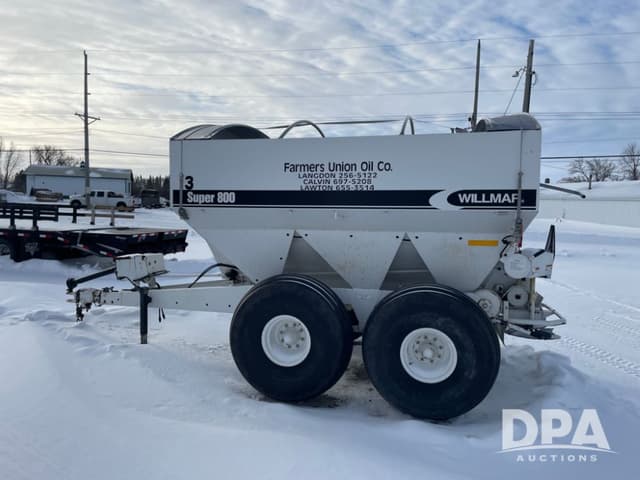 Image of Willmar Super 800 equipment image 2