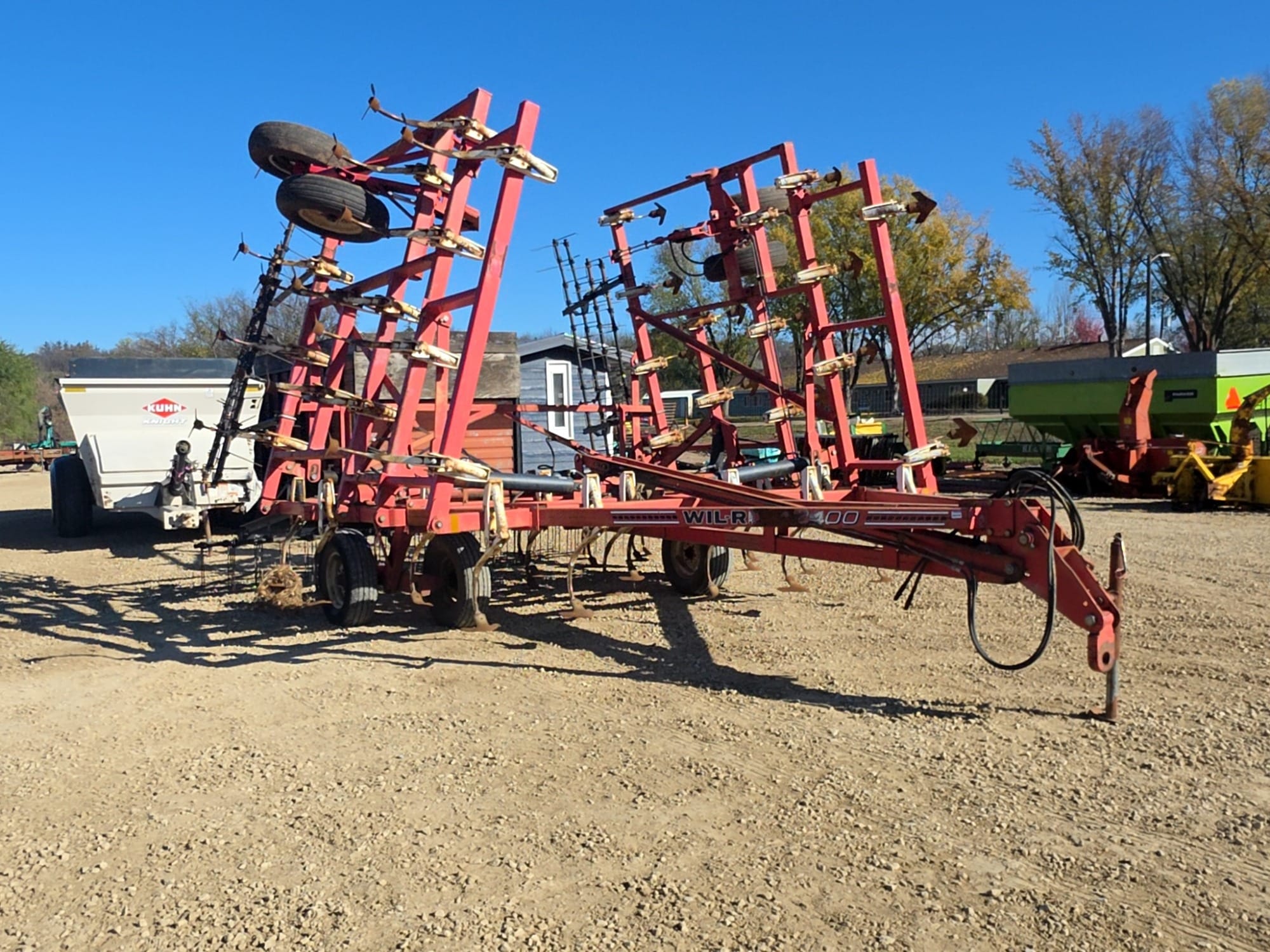 Wil-Rich 3400 Equipment Image0