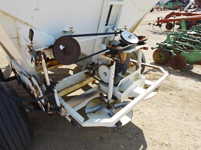 Image of Willmar 500 equipment image 4