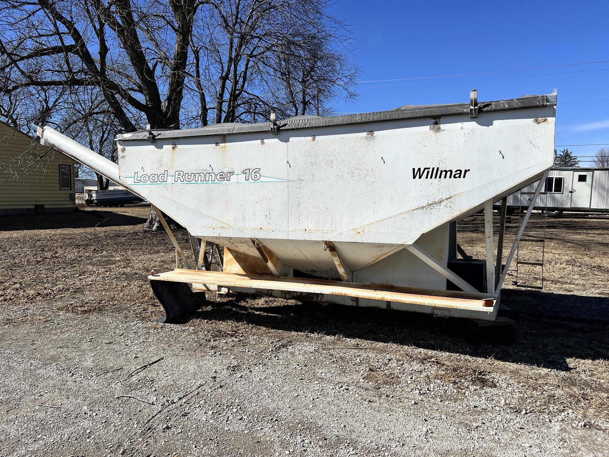 Main image Willmar Load Runner 16