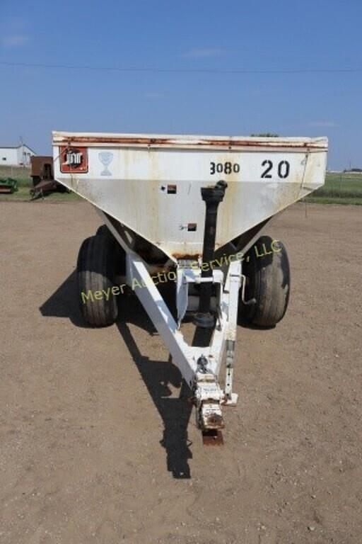 Image of Willmar Super 600 equipment image 4