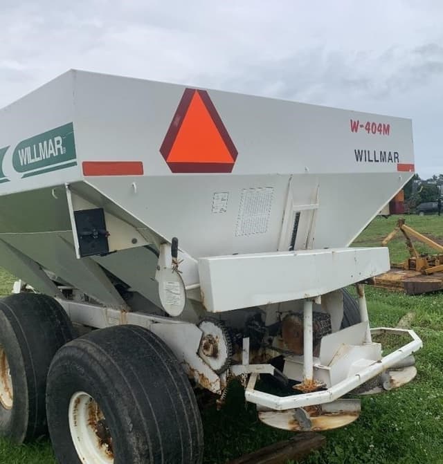 Image of Willmar Super 600 equipment image 4