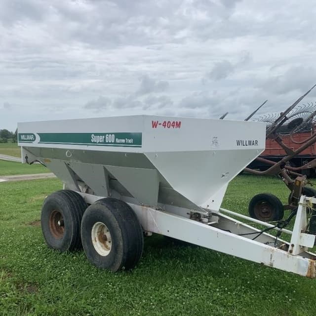 Image of Willmar Super 600 equipment image 1