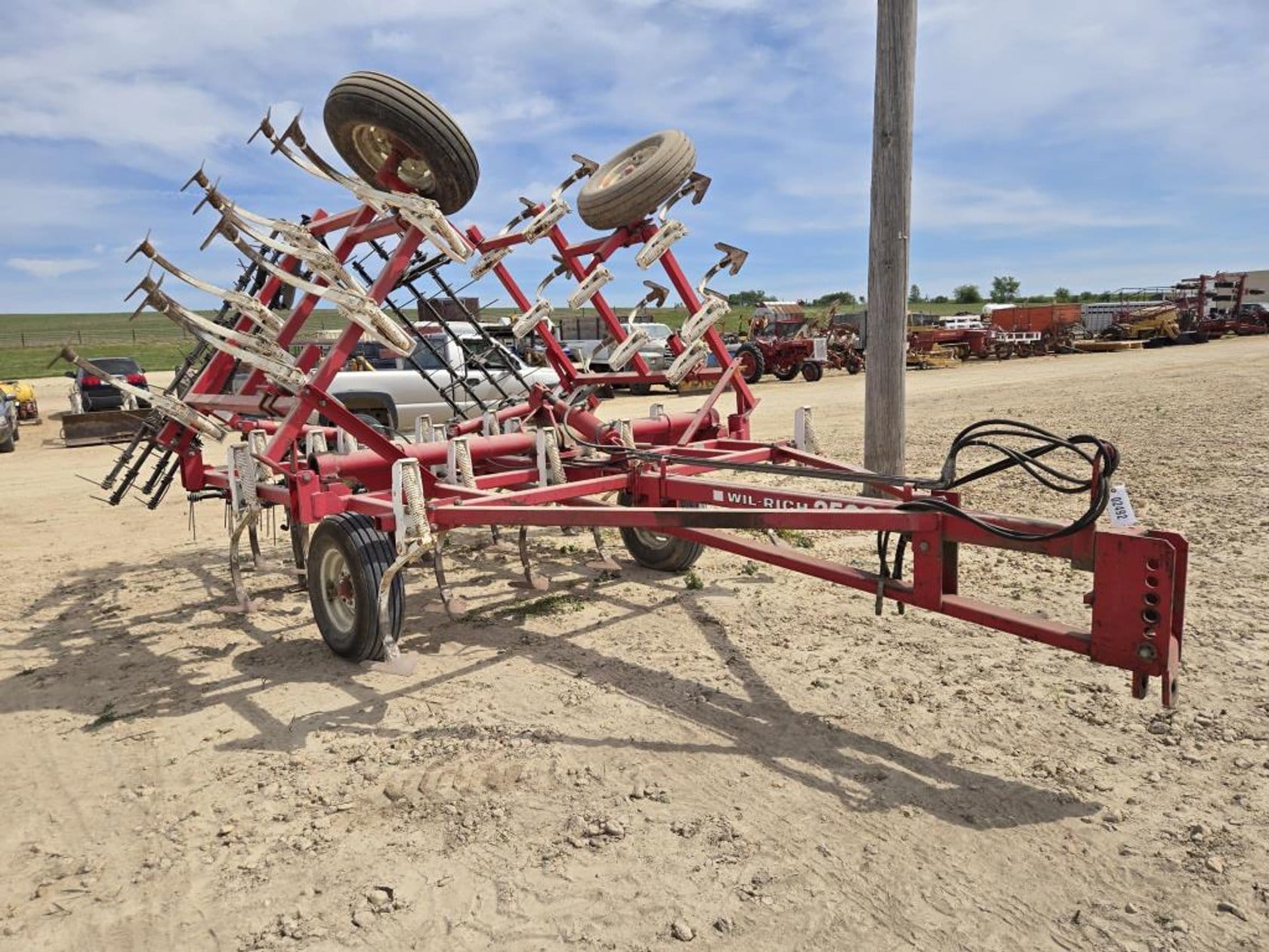 Wil-Rich 2500 Equipment Image0