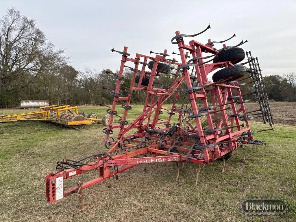 Wil-Rich 2800 Equipment Image0