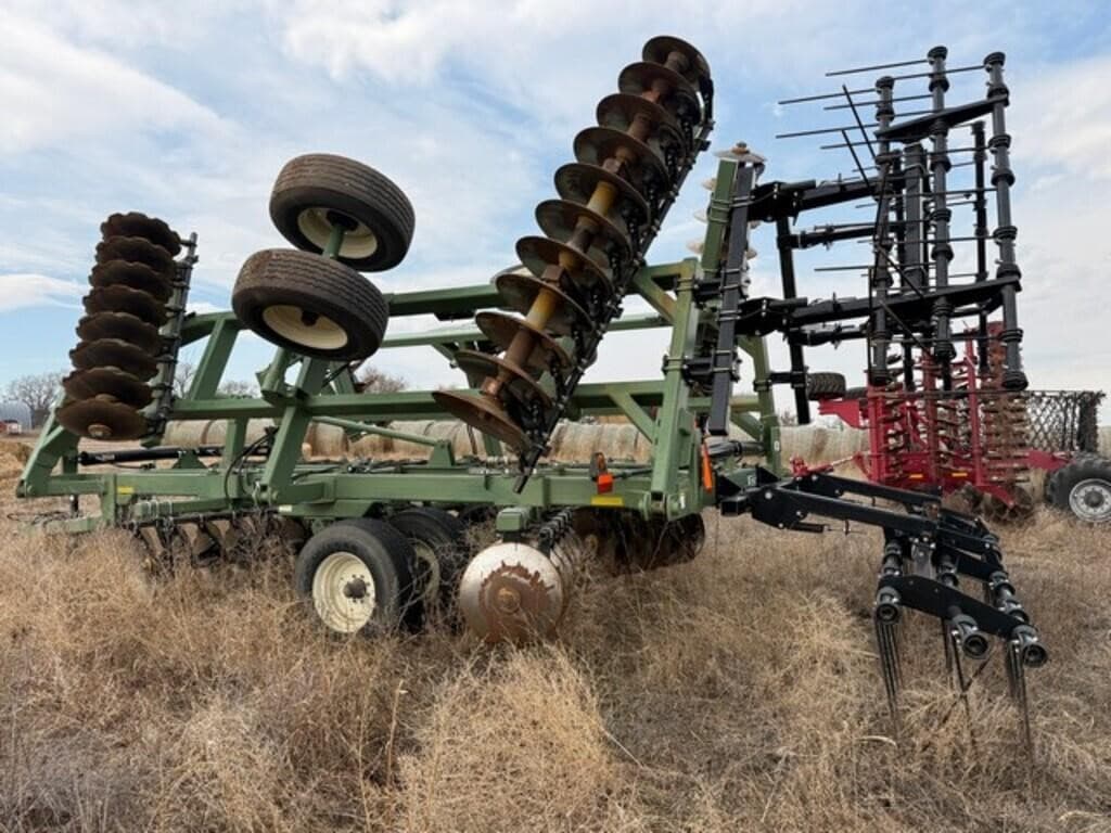 Image of Wishek 814NT Primary image