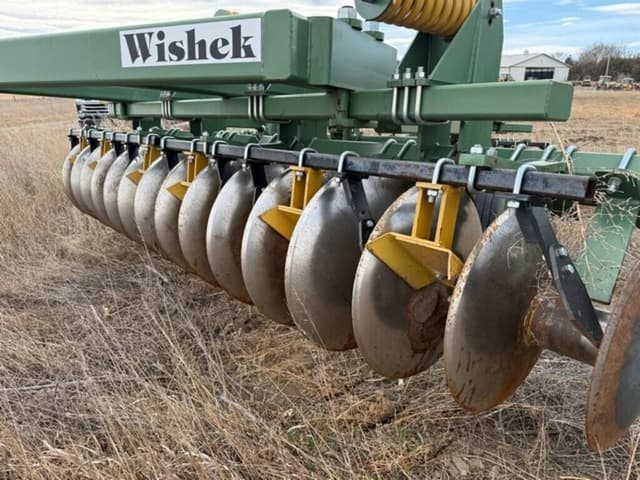 Image of Wishek 842N equipment image 1