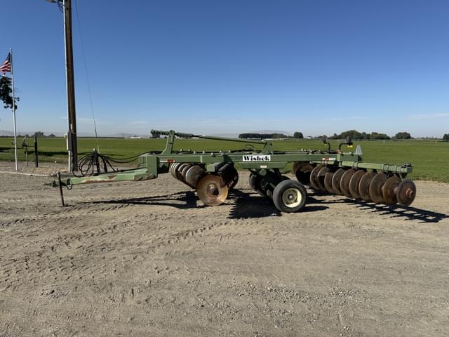 Image of Wishek 714NT equipment image 2