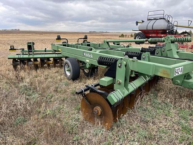 Image of Wishek 842N equipment image 2