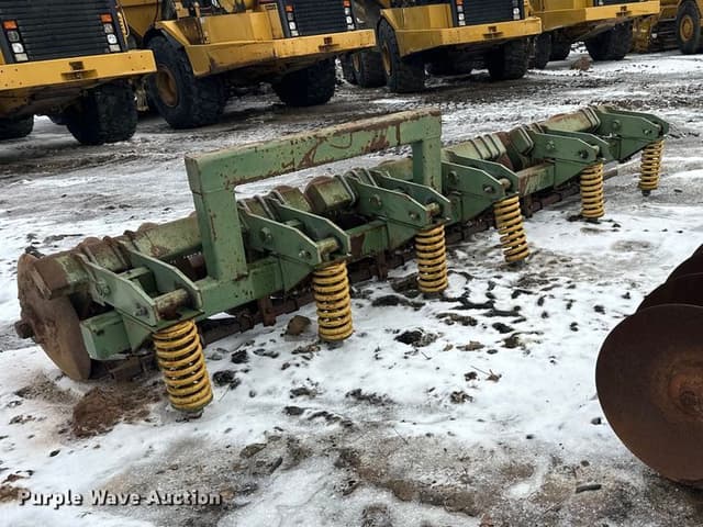 Image of Wishek 842N equipment image 4