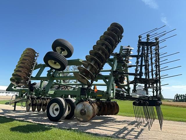 Image of Wishek 842NT equipment image 3