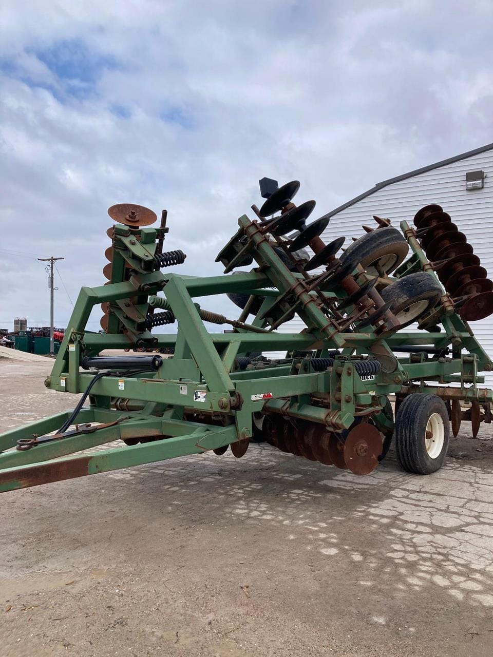 Wishek 842NT Equipment Image0