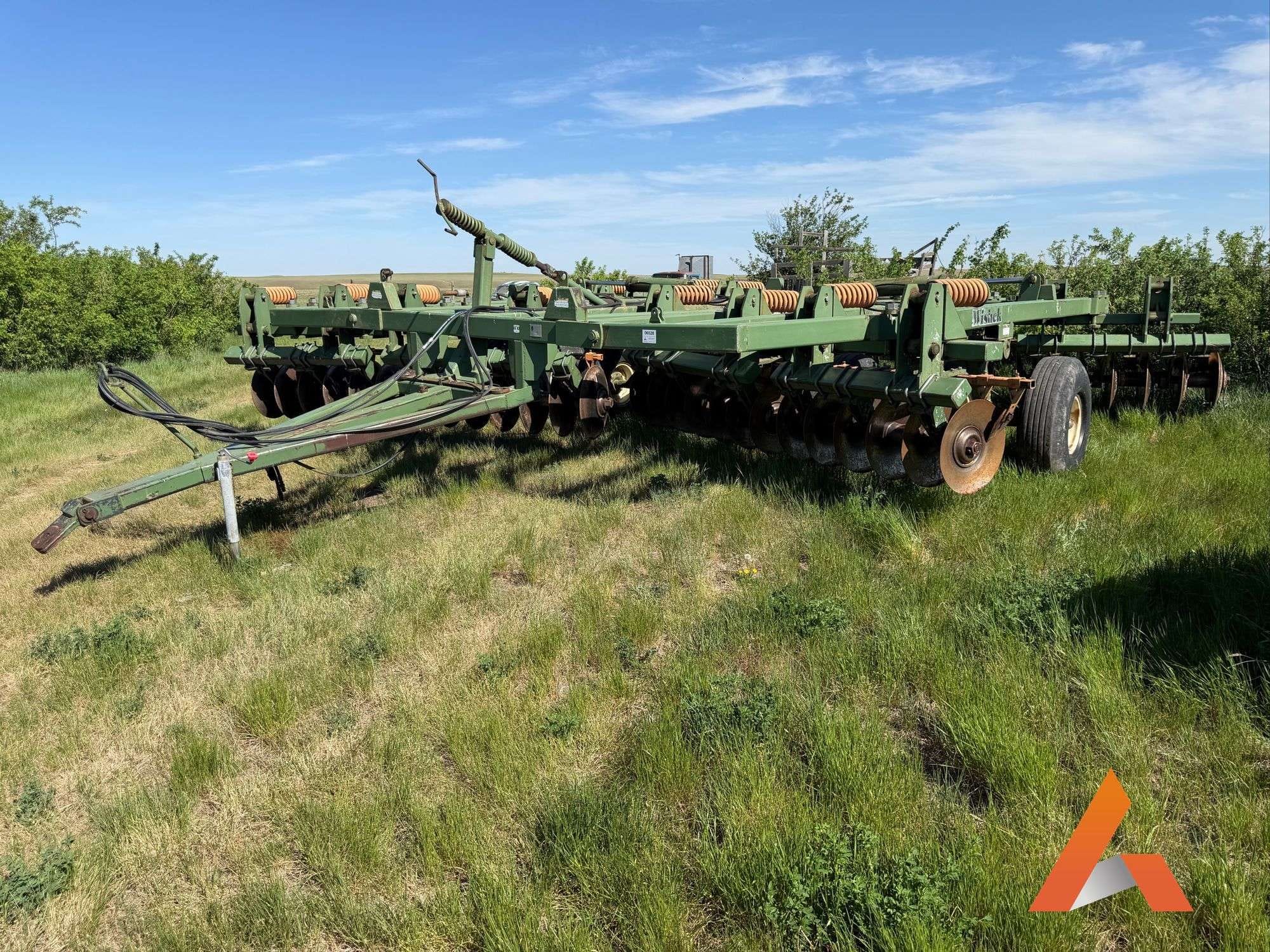 Wishek 842T Equipment Image0