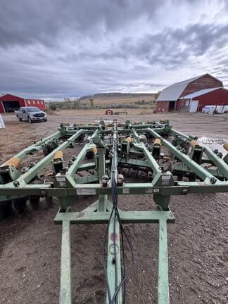 Image of Wishek 842T equipment image 4