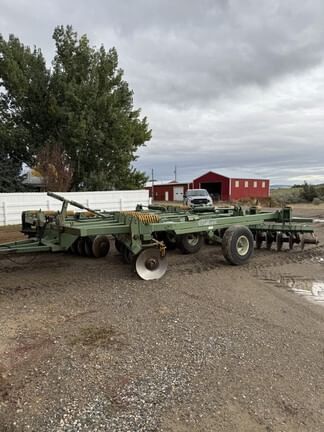 Wishek 842T Equipment Image0