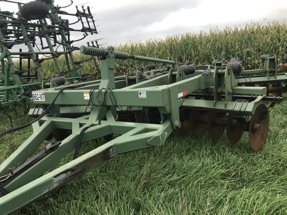 Main image Wishek 862NT