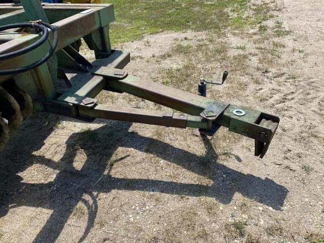 Image of Wishek 612N equipment image 3