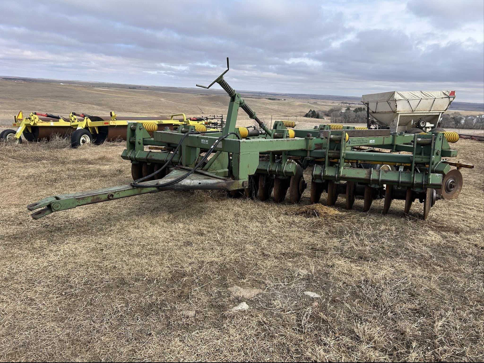 Wishek 642 Equipment Image0