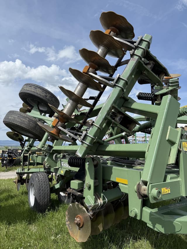 Image of Wishek 842NT equipment image 2