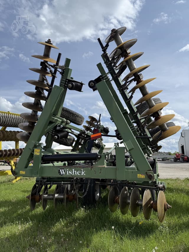 Image of Wishek 842NT equipment image 4