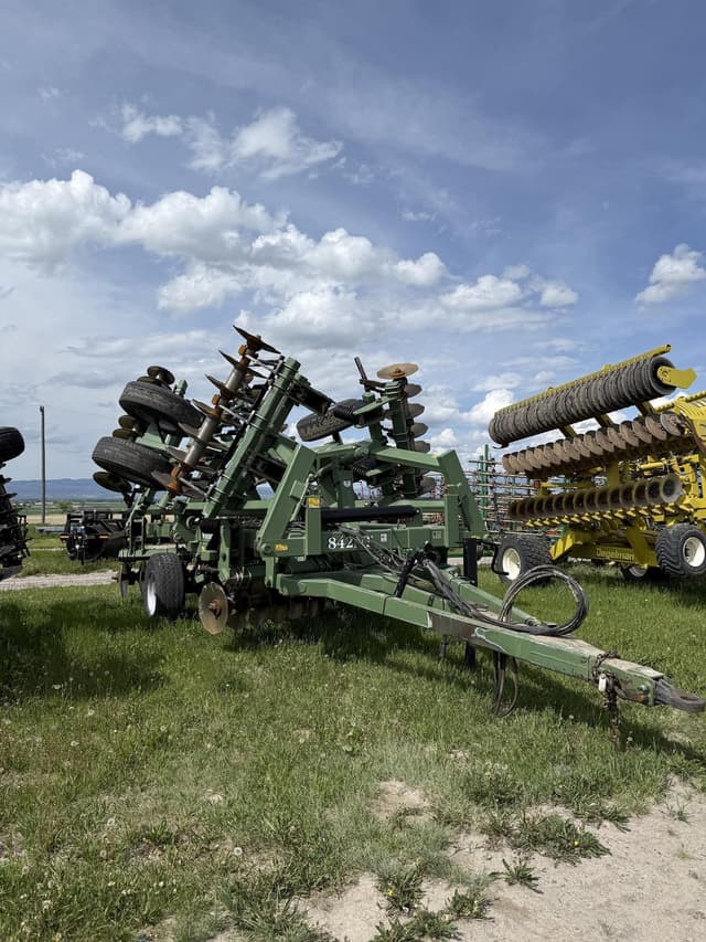 Image of Wishek 842NT equipment image 1