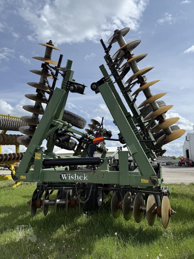 Image of Wishek 842NT equipment image 4