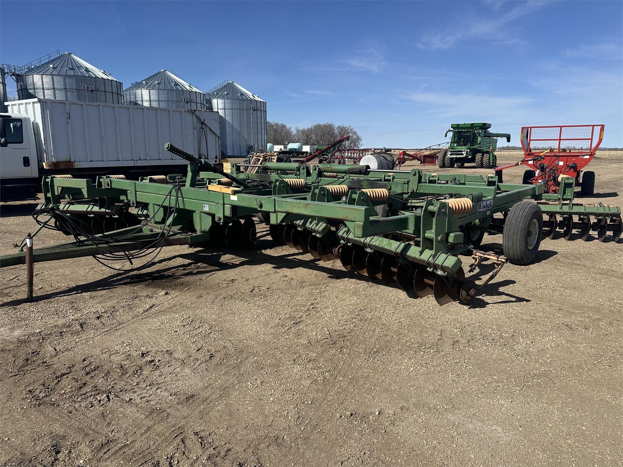 Main image Wishek 842T