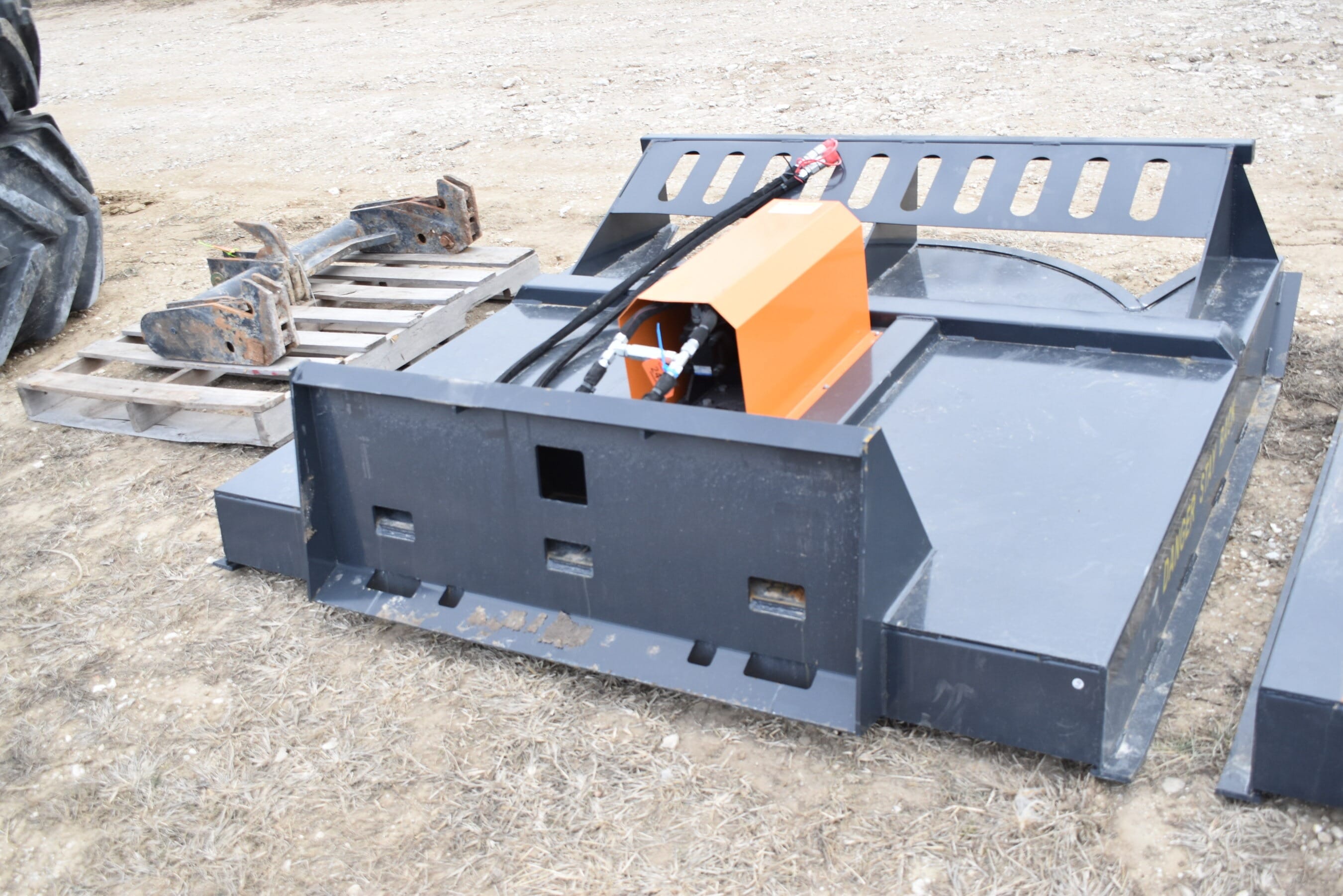 2025 Wolverine BC-13-72W Equipment Image0