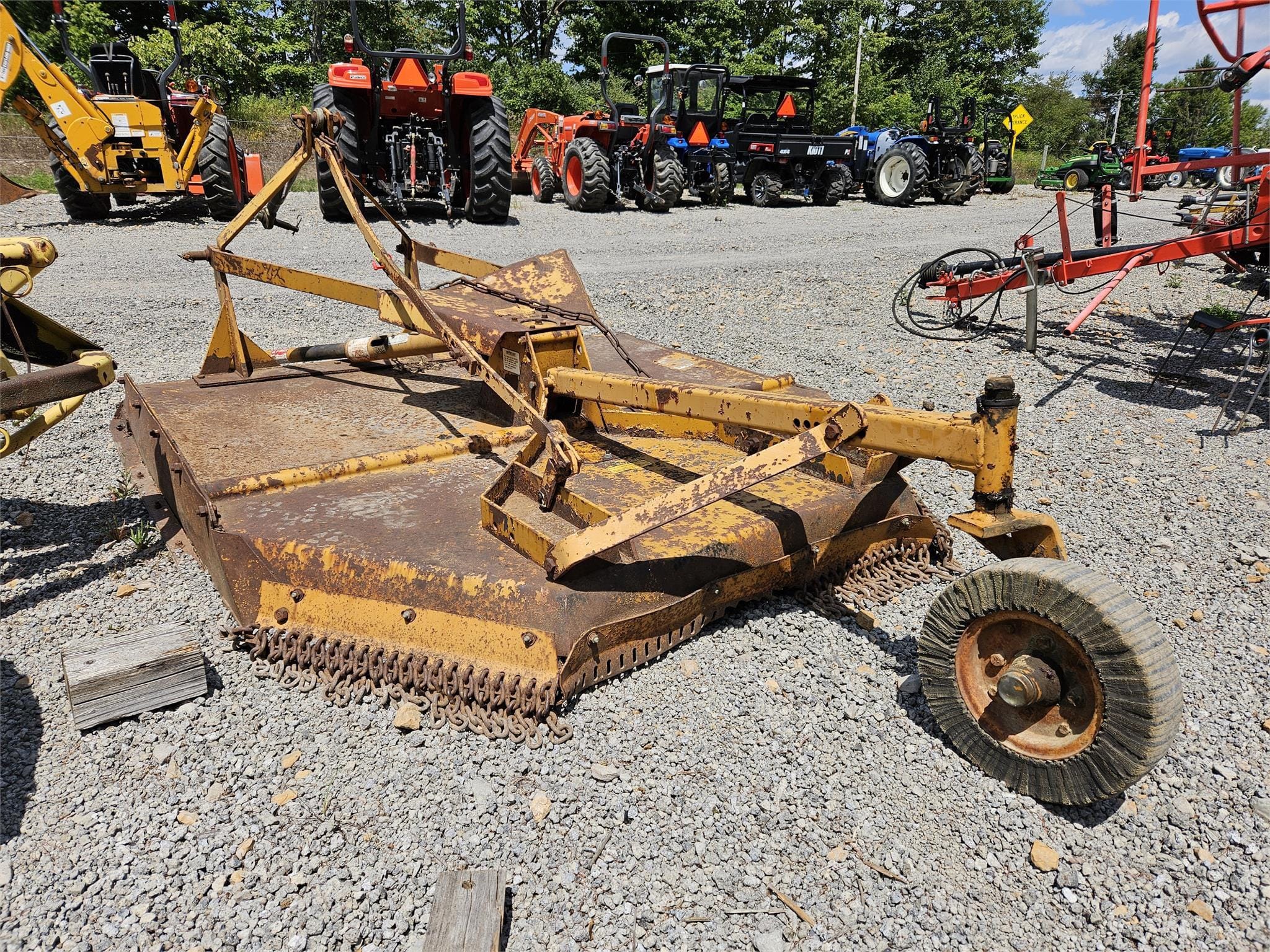 Woods Cadet 72 Equipment Image0