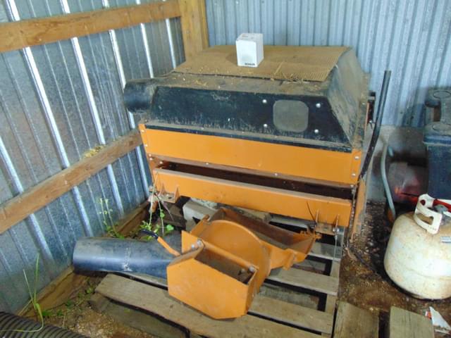 Image of Woods M2560 equipment image 4