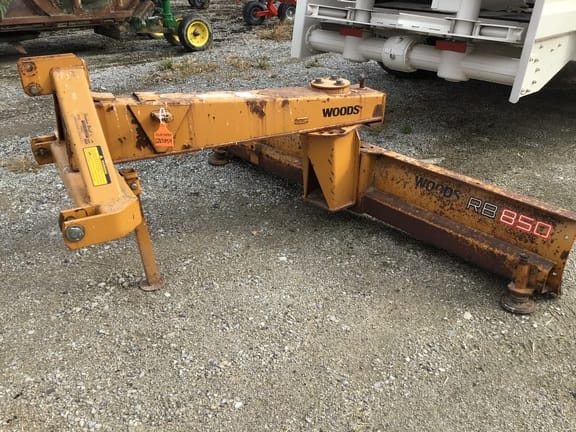 1992 Woods RB850 Equipment Image0