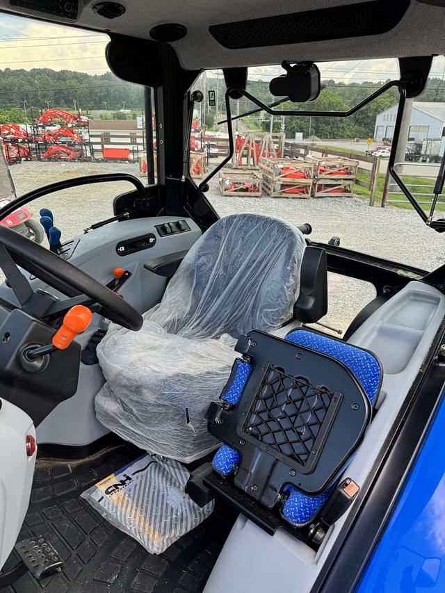 Image of New Holland Workmaster 65 equipment image 4