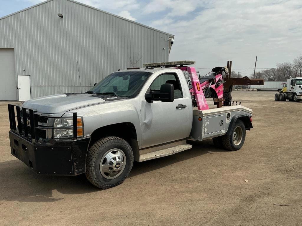 2012 Chevrolet 3500 Equipment Image0