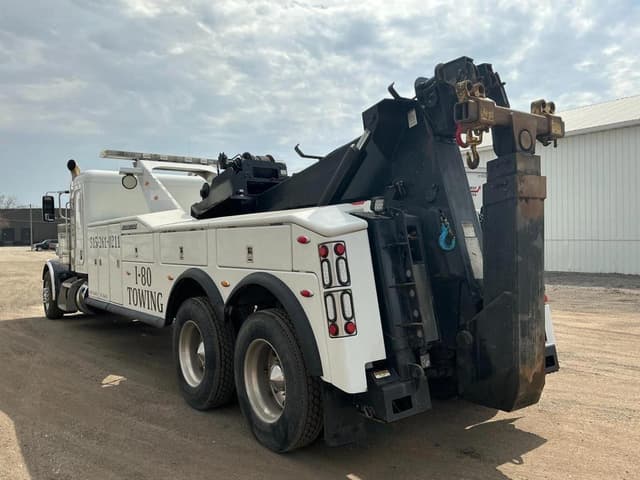 Image of Peterbilt 389 equipment image 2