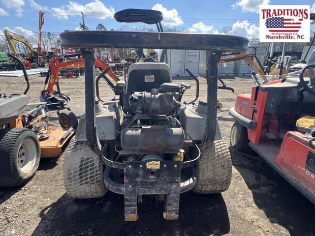 Image of Exmark Lazer Z equipment image 3